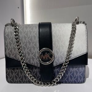 Michael Kors Greenwich Sm Ombré Color-Block Signature Logo Flap Crossbody XBODY